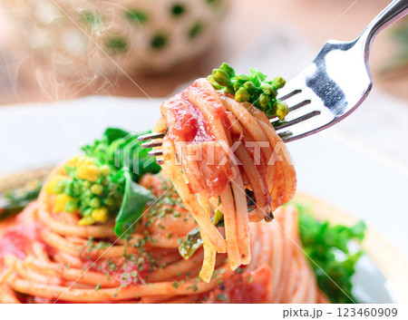 春の味覚 菜の花のイタリアンパスタ ( ナポリタン ) 春の味覚 菜の花のイタリアンパスタ ( ナポリタン ) 123460909