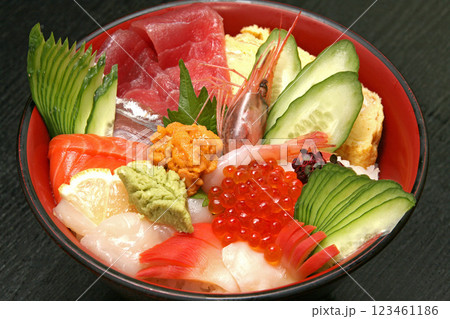海鮮丼 うに えび いくら ほっき まぐろ サーモン ほたて 海鮮丼 うに えび いくら ほっき まぐろ サーモン ほたて 123461186