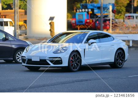 白いスポーツカー イメージ 白いスポーツカー イメージ 123461656