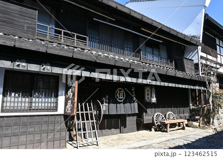 馬籠宿の宿屋 123462515