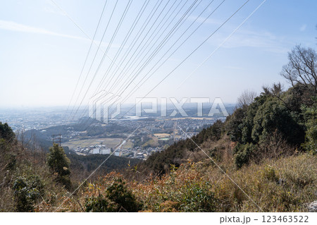 阿武山の登山道から見た景色（大阪府高槻市・茨木市） 123463522