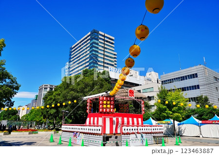 さっぽろ夏祭り 北海盆踊りの風景　（北海道札幌市大通公園） 123463887