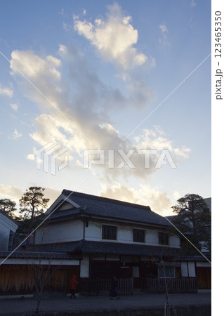 倉敷美観地区の風景　夕景 123465350