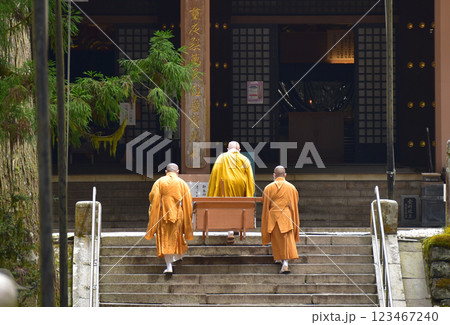 高野山奥の院 生身供 高野山奥の院 生身供 123467240
