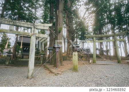 【諏訪大社下社秋宮】八幡社(左)恵比寿社(右)【諏訪郡下諏訪町】 【諏訪大社下社秋宮】八幡社(左)恵比寿社(右)【諏訪郡下諏訪町】 123468892