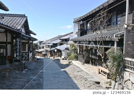 馬籠宿の町並み 馬籠宿の町並み 123469156