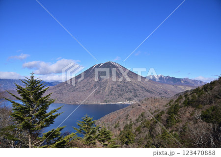 奥日光風景~男体山、中禅寺湖、帝釈山、女峰山~ 奥日光風景~男体山、中禅寺湖、帝釈山、女峰山~ 123470888
