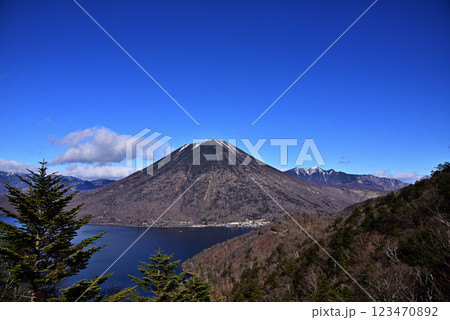 奥日光風景～男体山、中禅寺湖、帝釈山、女峰山～ 123470892
