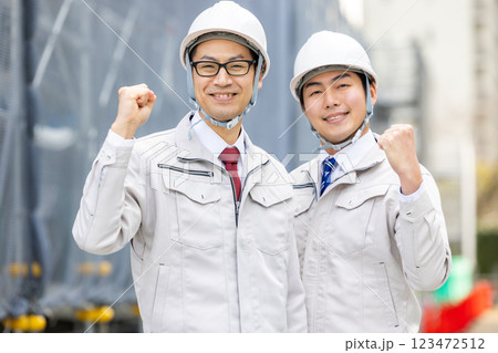 作業着の姿のゼネコン 作業着の姿のゼネコン 123472512