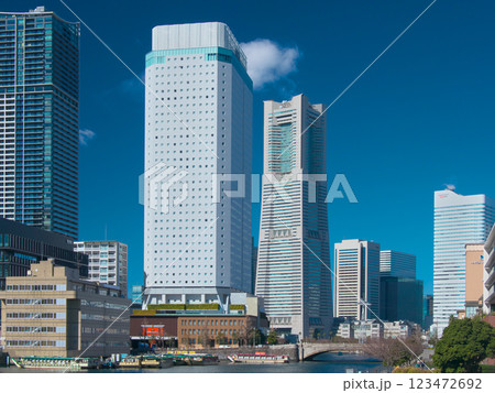 横浜・新港橋より臨むみなとみらい(2025年2月) 横浜・新港橋より臨むみなとみらい(2025年2月) 123472692