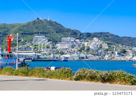 長崎ベイエリアと稲佐山 123473171