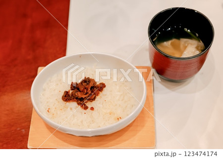 湯葉の佃煮乗せご飯 湯葉の佃煮乗せご飯 123474174