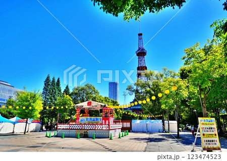 札幌市大通公園 北海盆踊り会場の風景 123474523