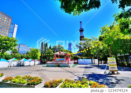 札幌市大通公園 北海盆踊り会場の風景 123474524