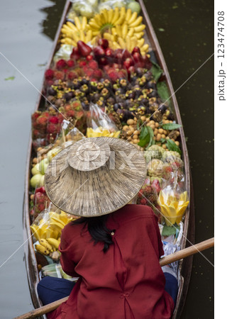 THAILAND RATCHABURI DAMNOEN SATUAK FLOATING MARKET 123474708