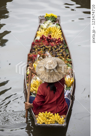 THAILAND RATCHABURI DAMNOEN SATUAK FLOATING MARKET 123474710
