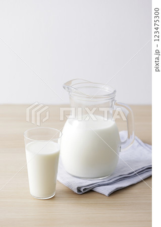 牛乳 牛乳 123475300