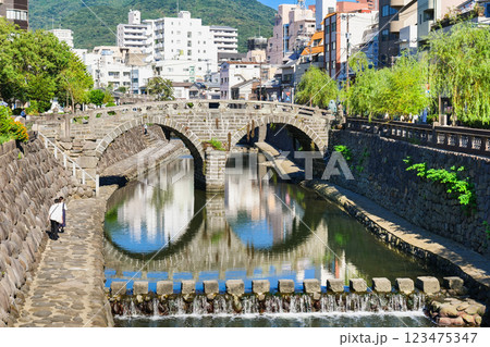 長崎　眼鏡橋と中島川 123475347
