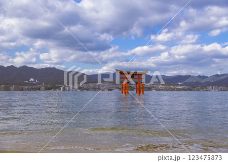 【広島宮島　大鳥居】 123475873
