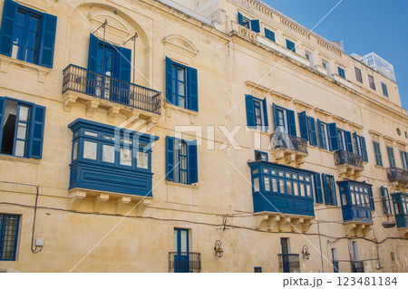 Typical maltese building facade in Valletta, Malta 123481184