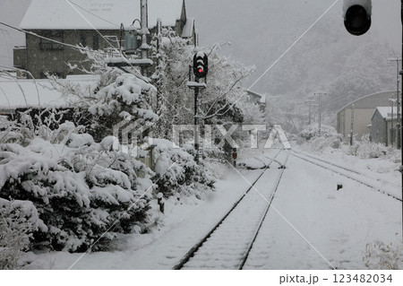 積雪の豊永駅　高知 123482034