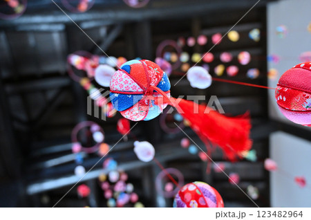 鴻巣びっくりひな祭り 花と音楽の館かわさと「花久の里」六角錐ひな壇・つるし雛 鴻巣びっくりひな祭り 花と音楽の館かわさと「花久の里」六角錐ひな壇・つるし雛 123482964