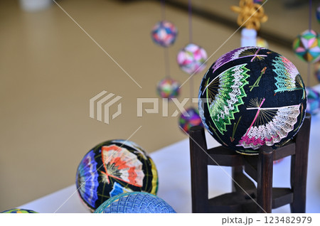 鴻巣びっくりひな祭り 花と音楽の館かわさと「花久の里」六角錐ひな壇・つるし雛 鴻巣びっくりひな祭り 花と音楽の館かわさと「花久の里」六角錐ひな壇・つるし雛 123482979