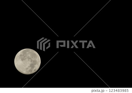 北杜市白州町、霜月の望 123483985