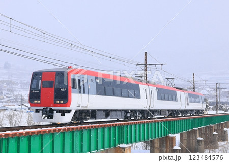 冬の長野電鉄 123484576