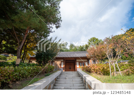 Building in Bongeunsa Temple, a Buddhist temple in Seoul. With background of autumn leaves. 123485148