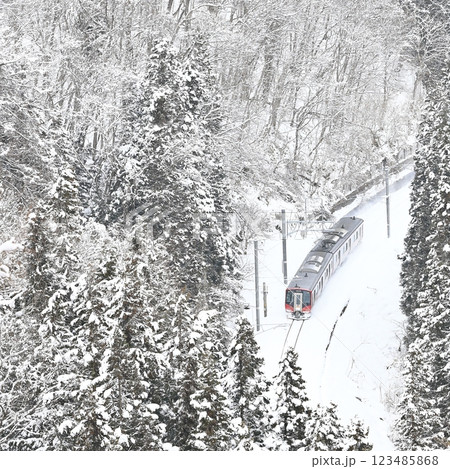 雪景色のしなの鉄道 雪景色のしなの鉄道 123485868