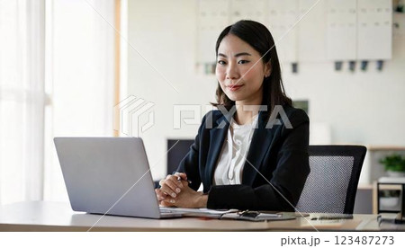 ウェビナー 123487273