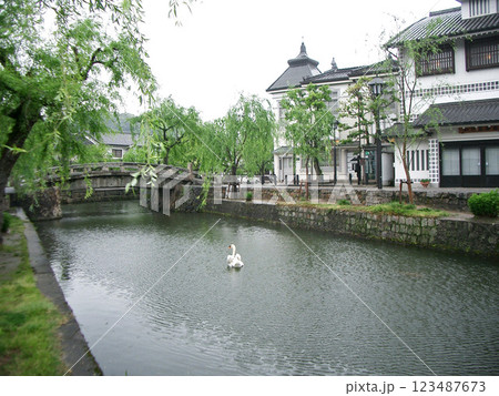 岡山県の倉敷美観地区(倉敷館、中橋、加計美術館) 岡山県の倉敷美観地区(倉敷館、中橋、加計美術館) 123487673