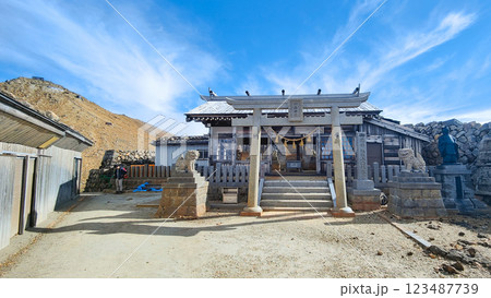 夏の御嶽山登山：王滝頂上（御嶽神社頂上奥社本宮） 123487739