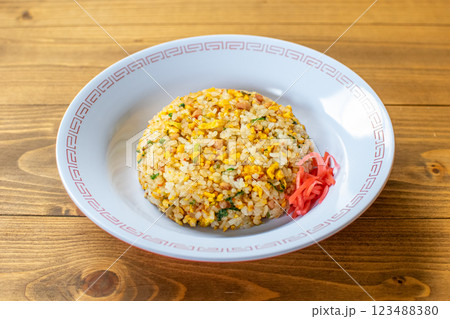 テーブル背景と炒飯 テーブル背景と炒飯 123488380