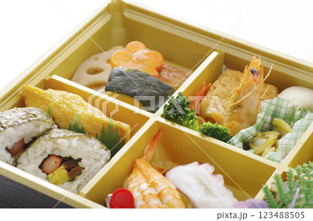 仕出し弁当 123488505