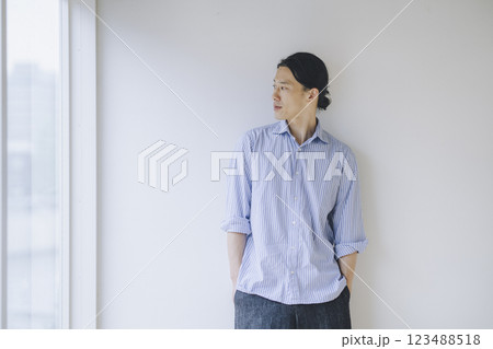 アラフォーの男性　ポートレート 123488518