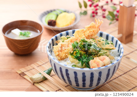 春の味覚 菜の花とエビの天丼 春の味覚 菜の花とエビの天丼 123490024