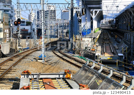 『開かずの踏切』解消!!高架化・線路切替工事を直前に控えた… 伊勢崎線・下り本線と10000系 『開かずの踏切』解消!!高架化・線路切替工事を直前に控えた… 伊勢崎線・下り本線と10000系 123490413