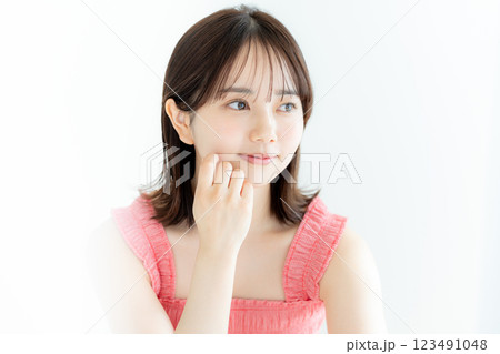 若い女性の美容イメージ 123491048