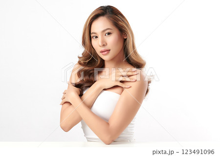 Beautiful young asian woman with clean fresh skin on white background, Face care, Facial treatment, Cosmetology, beauty and spa, Asian women portrait. 123491096