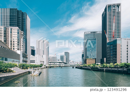 水都大阪の街並み 123491296