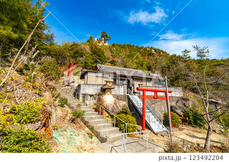 早春の穴場稲荷神社の風景 岡山県倉敷市 早春の穴場稲荷神社の風景 岡山県倉敷市 123492204