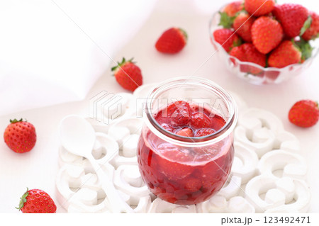 いちごソース　いちごジャム 123492471