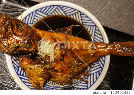 伊豆で食べる大きく美味しい金目鯛の煮付け 伊豆で食べる大きく美味しい金目鯛の煮付け 123492483