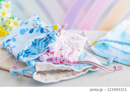 色んな形の手作り巾着袋 123493321