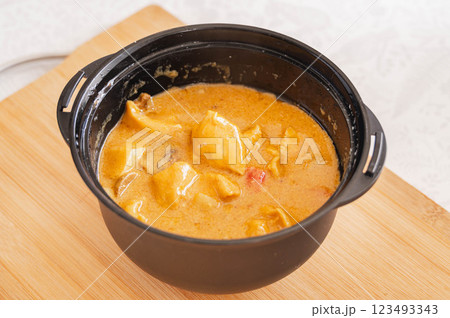 レンジで簡単バターチキンカレー 123493343