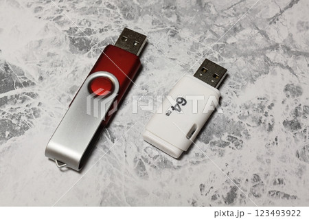 USBメモリ 123493922