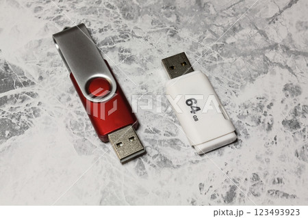 USBメモリ 123493923