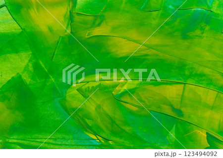 緑色の絵具で塗った背景 123494092
